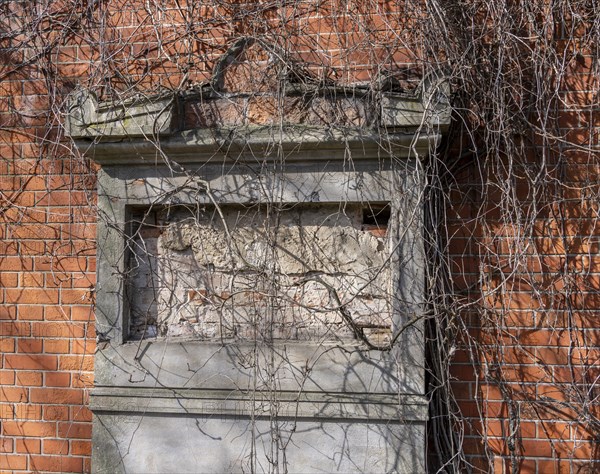 Old tombs, Churchyard 1 of the Protestant Parish of St George, Greisfswalder Strasse, Berlin,
