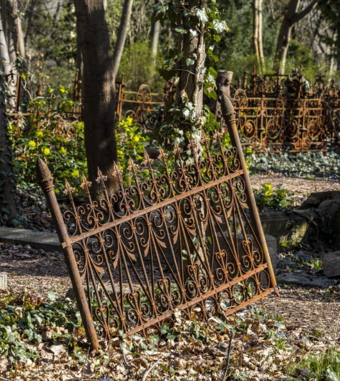 Rusty grave fences, Kirchof 1 of the Evangelische Georgen-Parochialgemeinde, Greisfswalder Strasse,