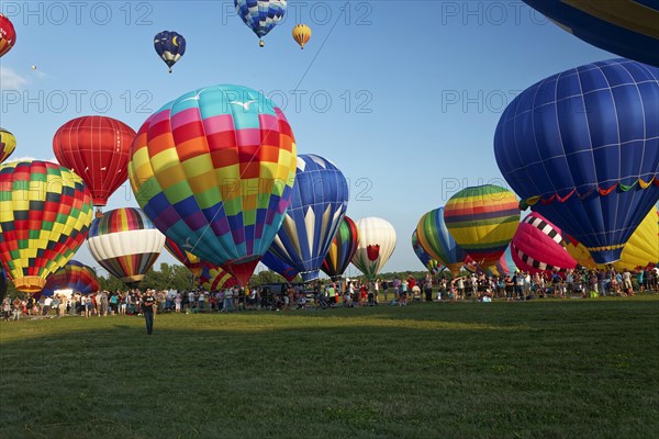 Hot-air balloons, Ballooning Festival, Saint-Jean-sur-Richelieu, Quebec Province, Canada, North