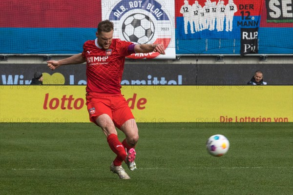Football match, shot by captain Patrick MAINKA 1.FC Heidenheim, Voith-Arena football stadium,