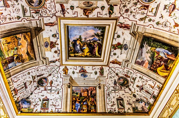 Canopy Hall with Renaissance frescoes, scenes from the New Testament, 1560, Palazzo Patriarcale,