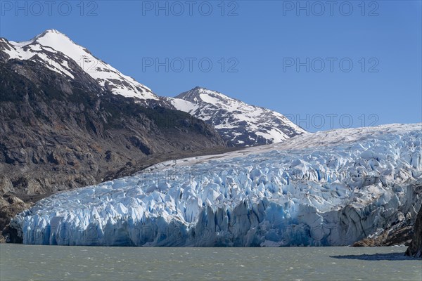 Glacier, Lago Grey, Torres del Paine National Park, Parque Nacional Torres del Paine, Cordillera