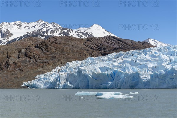 Glacier, floating ice, Lago Grey, Torres del Paine National Park, Parque Nacional Torres del Paine,