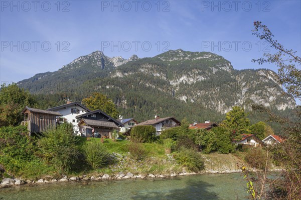 Loisach with houses and Kramer massif, Garmisch-Partenkirchen, Werdenfelser Land, Upper Bavaria,