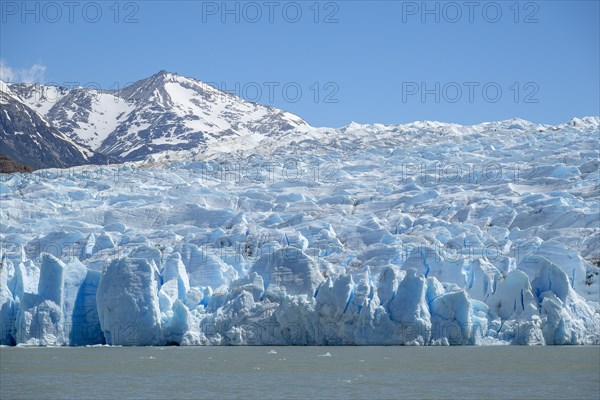 Glacier, Lago Grey, Torres del Paine National Park, Parque Nacional Torres del Paine, Cordillera