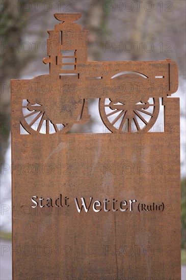 New metal layer on the banks of the Ruhr, along the path from Wetter to Herdecke, rusty appearance,