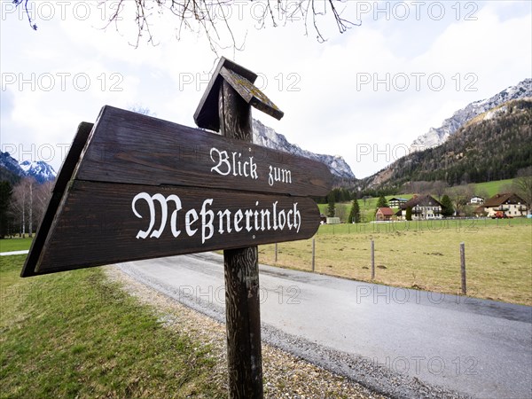 Information board, view to Messnerinloch, rock window, Oberort, municipality of Tragoess-St.