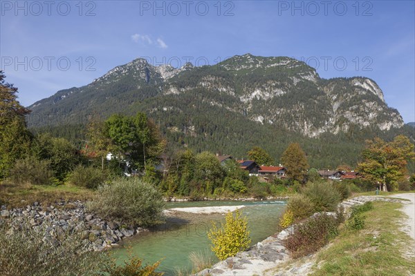 Loisach with houses and Kramer massif, Garmisch-Partenkirchen, Werdenfelser Land, Upper Bavaria,