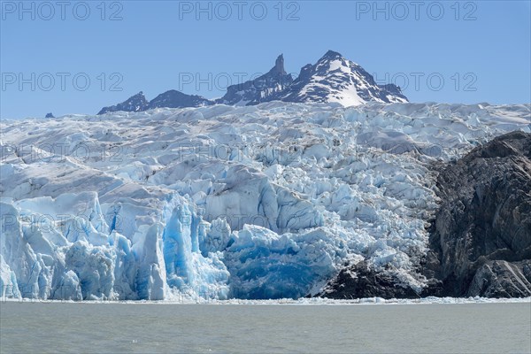Glacier, Lago Grey, Torres del Paine National Park, Parque Nacional Torres del Paine, Cordillera