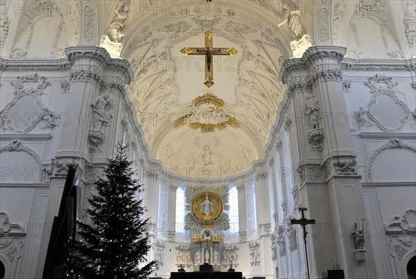 St Kilian's Cathedral in Wuerzburg, Wuerzburg Cathedral, view of the altar area of a baroque church