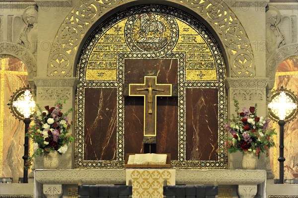 Church of the Redeemer, start of construction 1903, Bad Homburg v. d. Hoehe, Hesse, Altar with