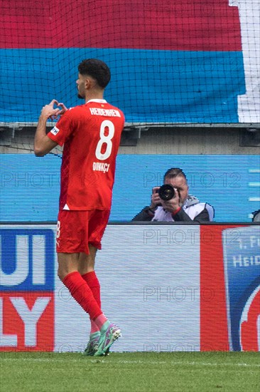 Football match, Eren DINKCI 1.FC Heidenheim has just scored the 1 to 1 equaliser and has given his