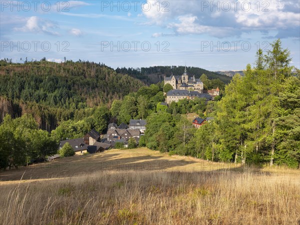 Landscape with Lauenstein Castle, Ludwigsstadt, Upper Franconia, Bavaria, Germany, Europe