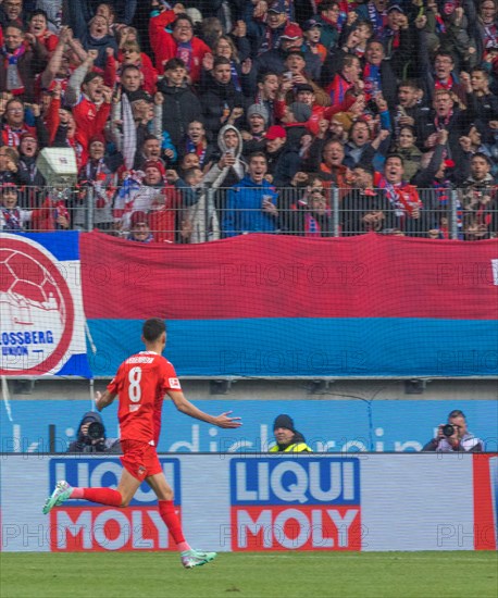 Football match, Eren DINKCI 1.FC Heidenheim has just scored the 1 to 1 equaliser and celebrates his