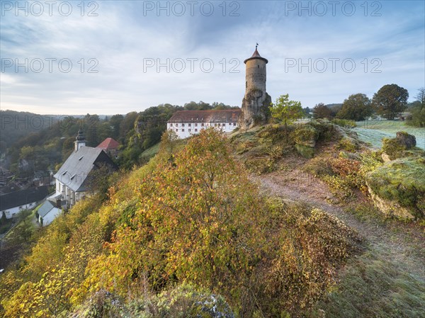 View of the Steinerner Beutel fortified defence tower in autumn, Waischenfeld Castle, Waischenfeld,