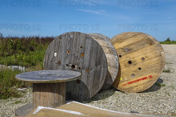 Heavy-duty wooden drums, wooden cable drums, Reutlingen University, Reutlingen University,