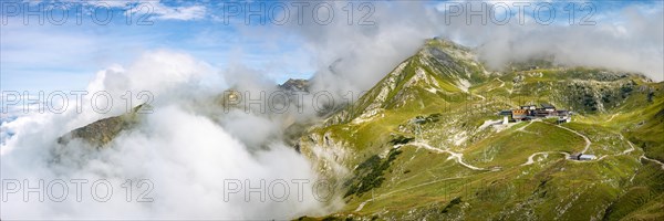 Hoefatsblick station on the Nebelhorn behind the Nebelhorn, 2224m, Allgaeu Alps, Allgaeu, Bavaria,