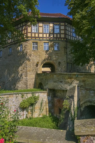 Access to the moated castle Sachsenheim, Grosssachsenheim Castle, former moated castle, archway,