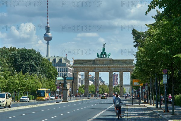 Tower of the Rotes Rathaus and the television tower, Wedding, Berlin, Berlin, 06.07.2020, Germany,