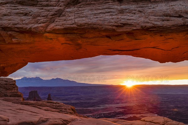 Mesa Arch at sunrise, Canyonlands National Park, United States, Utah, USA, Canyonlands National