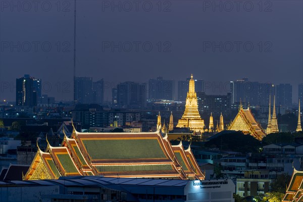 Panorama from Golden Mount to the illuminated Wat Ratchabophit, Wat Rachapradit, Wat Pho and Wat