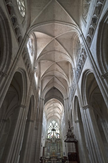 13th century nave with view of the late 18th century high altar, Notre Dame de l'Assomption