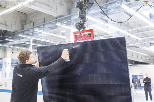 Sunmaxx PVT is a new innovative developer of photovoltaic thermal solar modules. The Fraunhofer ISE