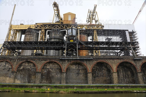 Solvay chemical plant for the production of bicarbonate and carbonate of soda or sodium carbonate,