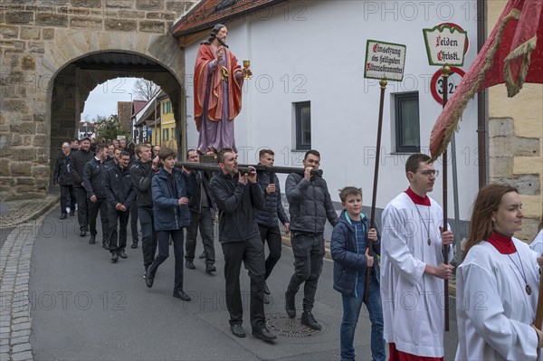 Historic Good Friday procession for 350 years with life-size wood-carved figures from the 18th
