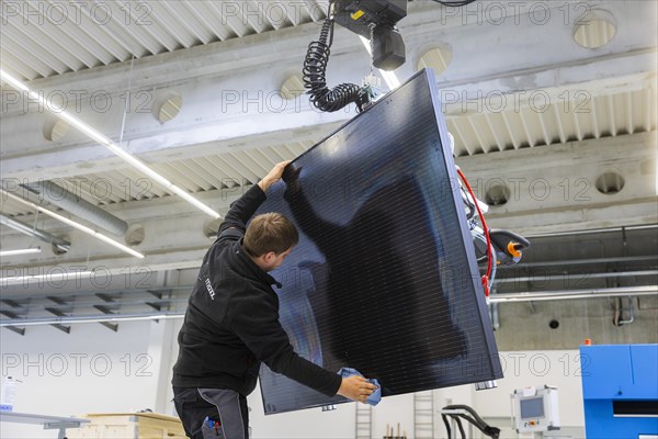 Sunmaxx PVT is a new innovative developer of photovoltaic thermal solar modules. The Fraunhofer ISE