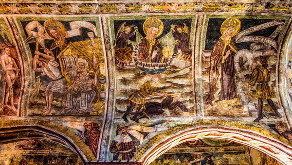Cain and Abel, barrel vault with the story of the scoop, Gothic frescoes from 1490, a highlight of
