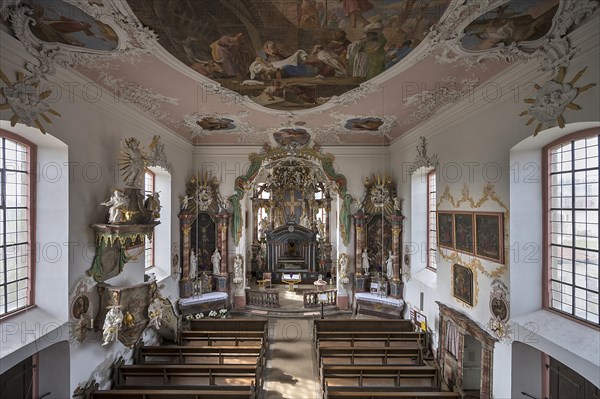 Church interior with altar, in front the Holy Sepulchre, behind it the historic Lenten cloth, St
