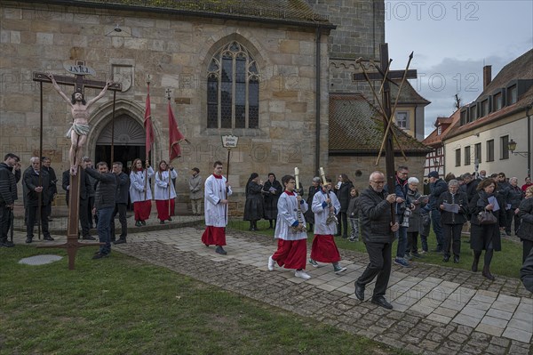 Historic Good Friday procession for 350 years with life-size wood-carved figures from the 18th