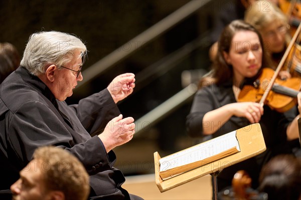 Farewell concert by Professor Mathias Breitschaft with the Rheinische Philharmonie State Orchestra
