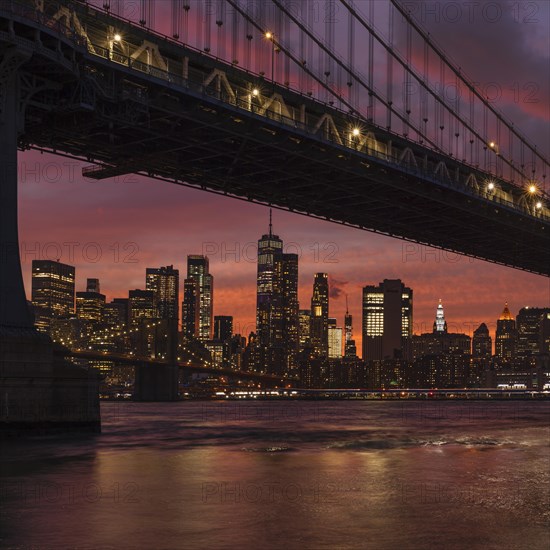 View over the East River to the Manhattan Bridge and Lower Manhattan with One World Trade Centre,