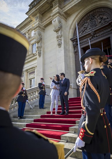 Annalena Baerbock (Alliance 90/The Greens), Federal Foreign Minister, takes a photo as part of her