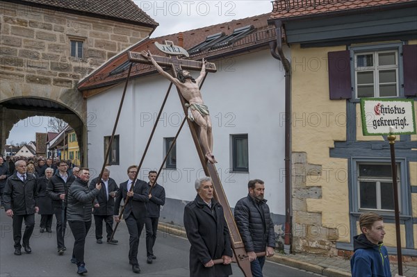 Historic Good Friday procession for 350 years with life-size wood-carved figures from the 18th