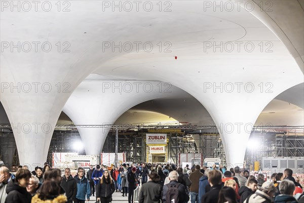 Open construction site days at the new main railway station. 115, 000 visitors visit the