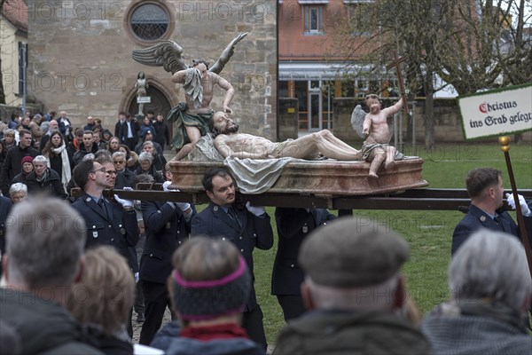 Historic Good Friday procession for 350 years with life-size wood-carved figures from the 18th