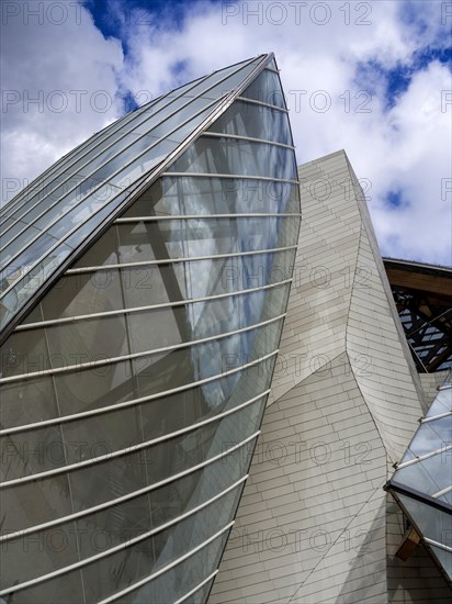 Paris 16e arr, The modern architecture of Louis Vuitton Foundation by Frank Gehry. Ile de France,