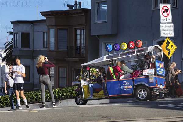 Tuk Tuk on Lombard Street, Russian Hill, San Francisco, California, USA, San Francisco, California,