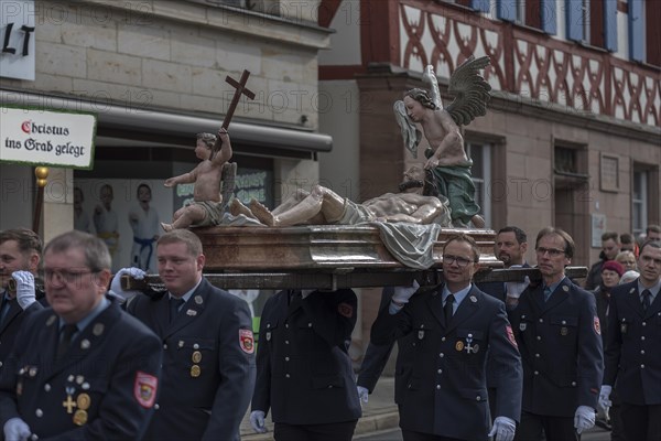 Historic Good Friday procession for 350 years with life-size wood-carved figures from the 18th