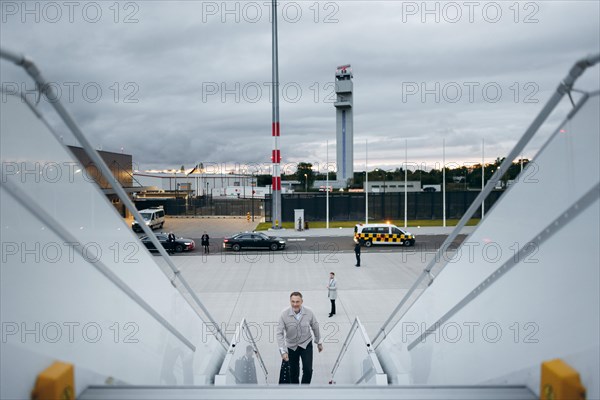 Christian Lindner (FDP), Federal Minister of Finance, pictured boarding an aircraft of the