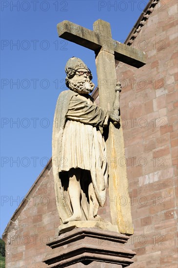 Kaysersberg, Alsace Wine Route, Alsace, Departement Haut-Rhin, France, Europe, Stone statue of a