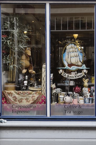 Window of a cafe, window, decorated, lovingly, porcelain, cups, crockery, urban, city, city trip,