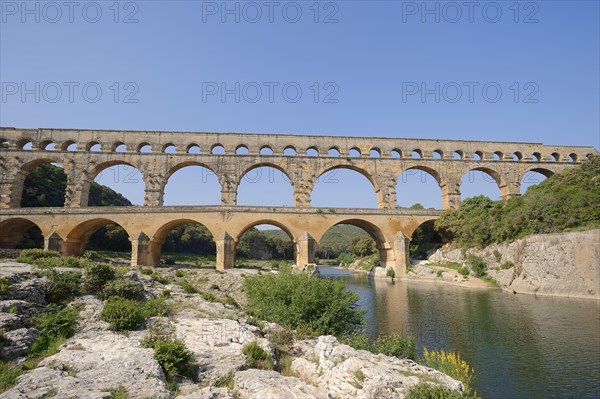 Pont du Gard, Roman aqueduct over the River Gardon, Vers-Pont-du-Gard, Languedoc-Roussillon, South