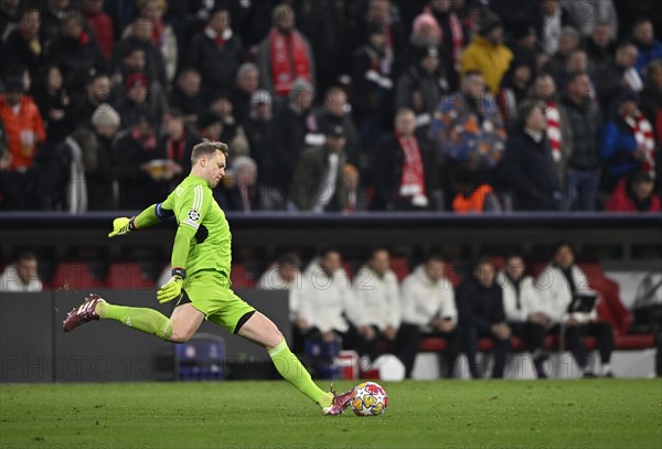 Goalkeeper Manuel Neuer FC Bayern Munich FCB (01) Goal kick action, Allianz Arena, Munich, Bavaria,
