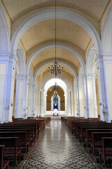 Cathedral Nuestra Senora de la Asuncion, Old Town, Granada, Nicaragua, Empty pews in a peaceful