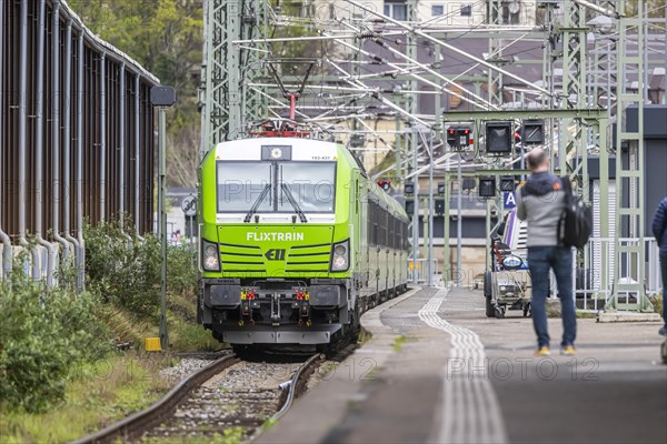 Flixtrain train at Stuttgart main station, track apron with arriving and departing trains,