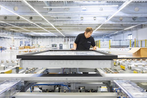 Sunmaxx PVT is a new innovative developer of photovoltaic thermal solar modules. The Fraunhofer ISE